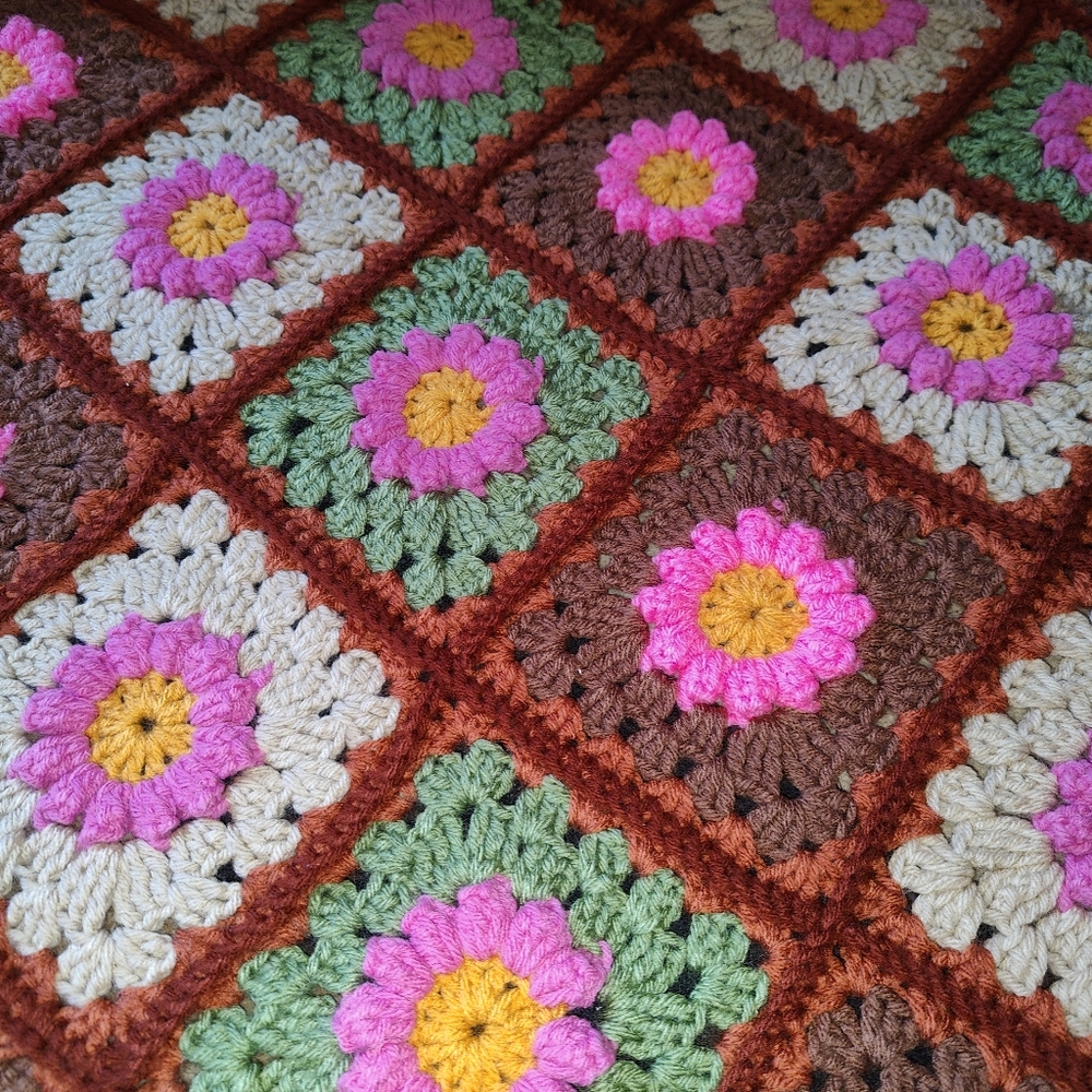 Handmade Crochet Daisy Granny Square Throw Afghan - Picture 3 of 6